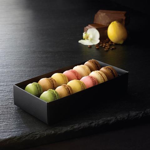 Mini Macarons (Box of 12)